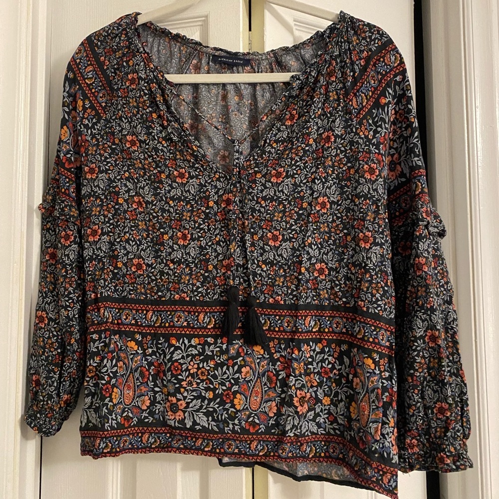 American Eagle Top : size M